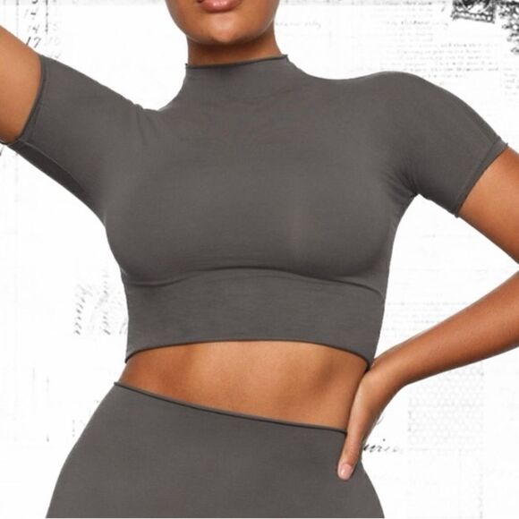 SKIMS Raw Edge intimates Neck Cropped Tee in Gunmetal size 3X NWT! - Picture 1 of 7